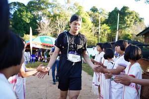 BIB: 3001
                            <button type="button" onclick="openModal(18981014)" class="btn btn-primary btn-sm float-right btn-popup" data-toggle="modal" data-target=".modal-high-quality">
                        <i class="fas fa-shopping-cart"></i> Add to Cart
                    </button>
                                            <button type="button" onclick="isThisMe(18981014, true)" class="btn btn-success btn-sm float-right btn-popup btn-isme hidden" data-toggle="tooltip" data-placement="bottom" title="นี่คือรูปของคุณใช่ไหม คลิกที่นี่เพื่อเอาเข้าอัลบั้ม">
                        <i class="fas fa-plus"></i> Add to album
                    </button>
                    <button type="button" onclick="isThisMe(18981014, false)" class="btn btn-warning btn-sm float-right btn-popup btn-isnotme hidden">
                        <i class="fas fa-ban"></i> Remove from album
                    </button>